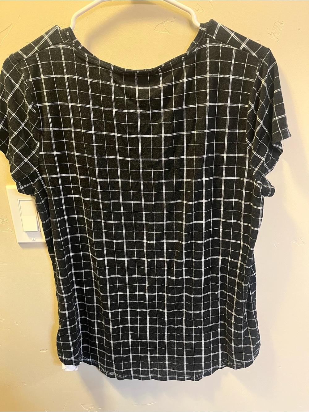Simply Vera Wang Black Grid Floral Short Sleeve Top - Large - Picture 2 of 6